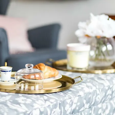 Wonderland - Hampton Apartment *