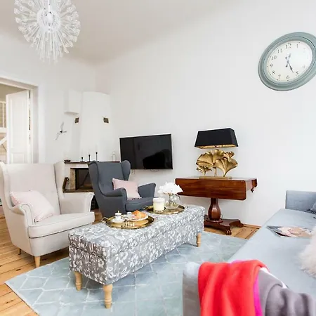 Wonderland - Hampton Apartment *